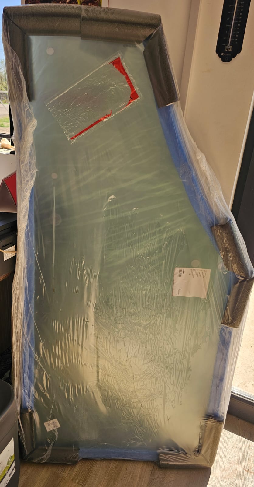 Geam usa stanga John Deere - L213354