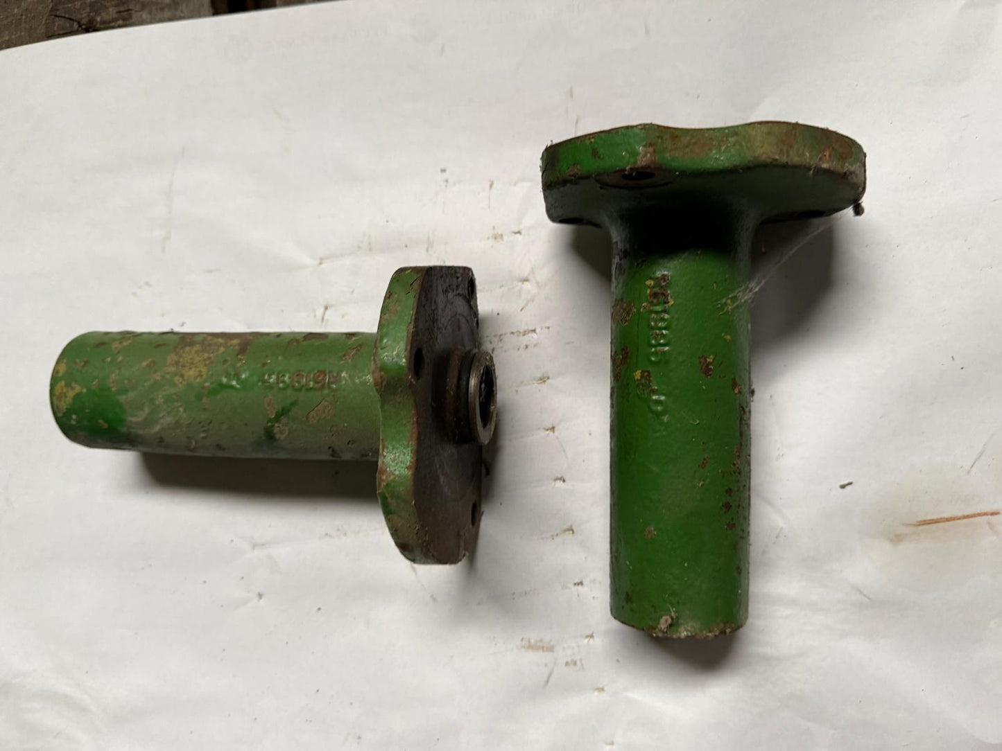 Suport ax tractor John Deere - R61985