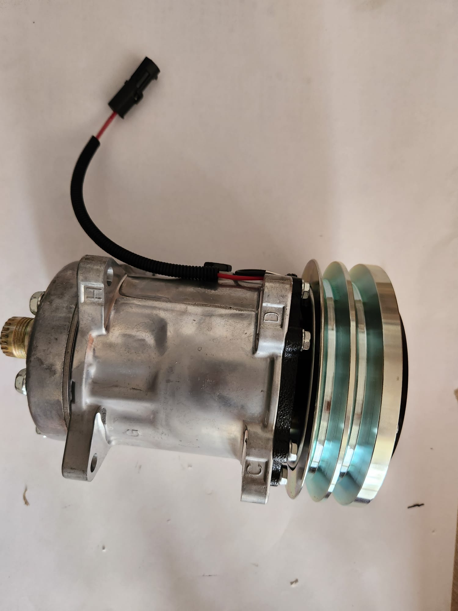 Compresor aer conditionat tractor Case - 1999755C3