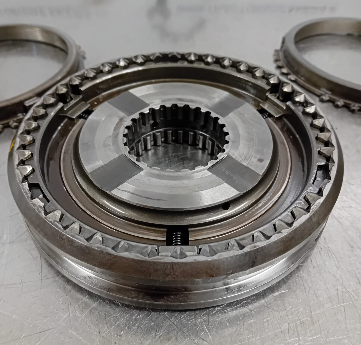 Ansamblu sincron inversor Massey Ferguson - 3385888M92