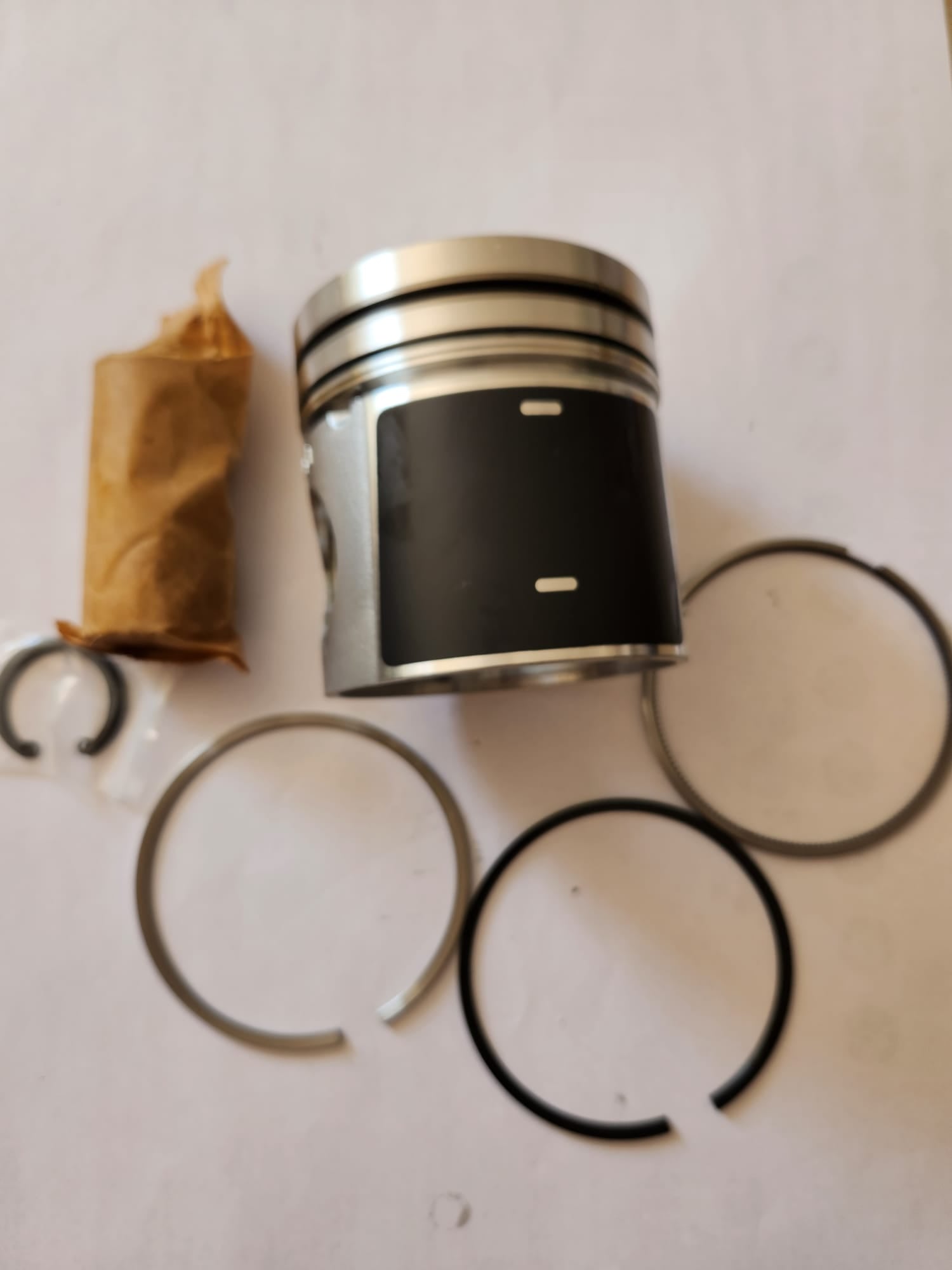 Piston motor cu segmenti Valtra Valmet - V836640073