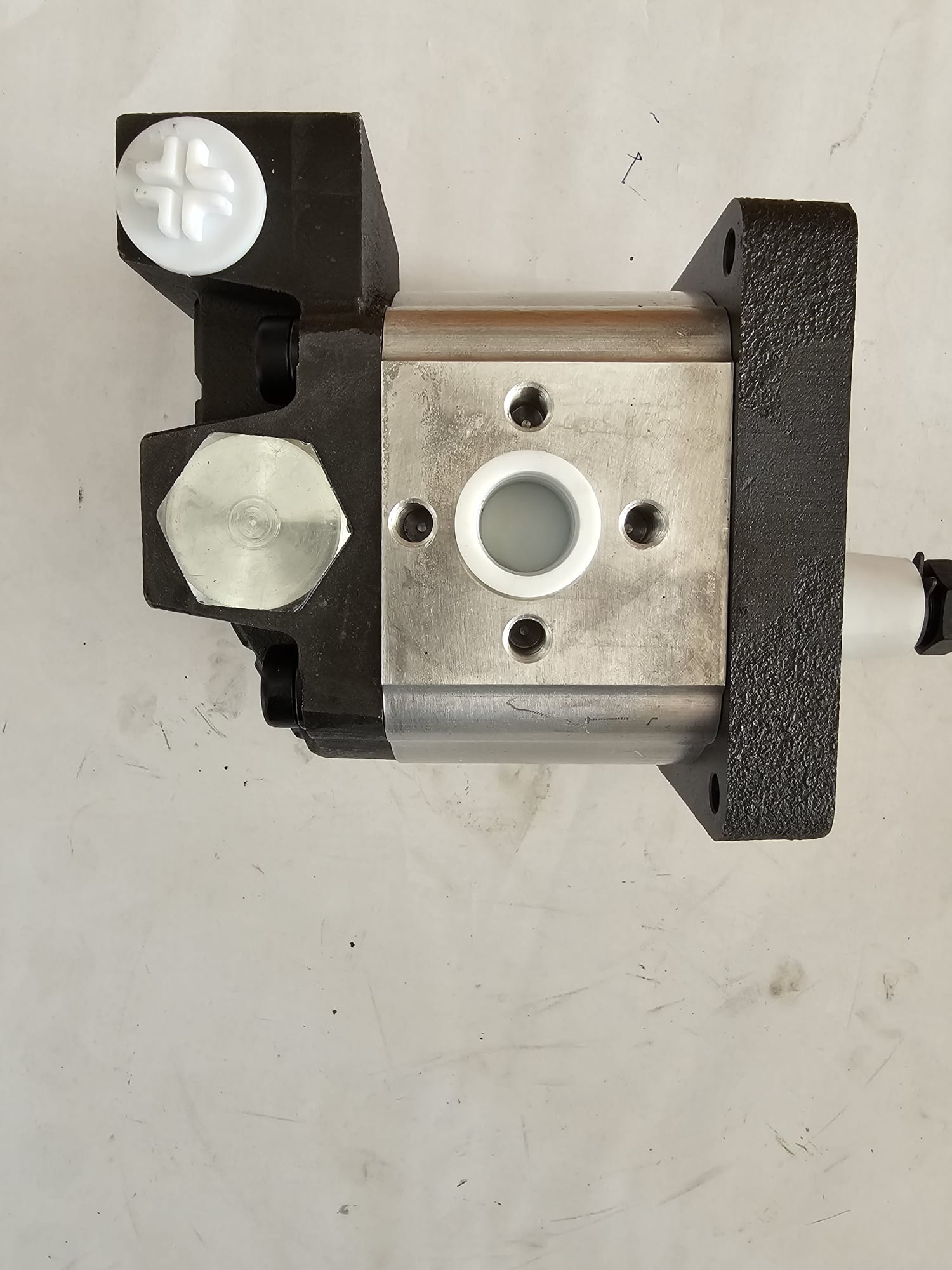 Pompa hidraulica tractor New Holland Ford - 82991210