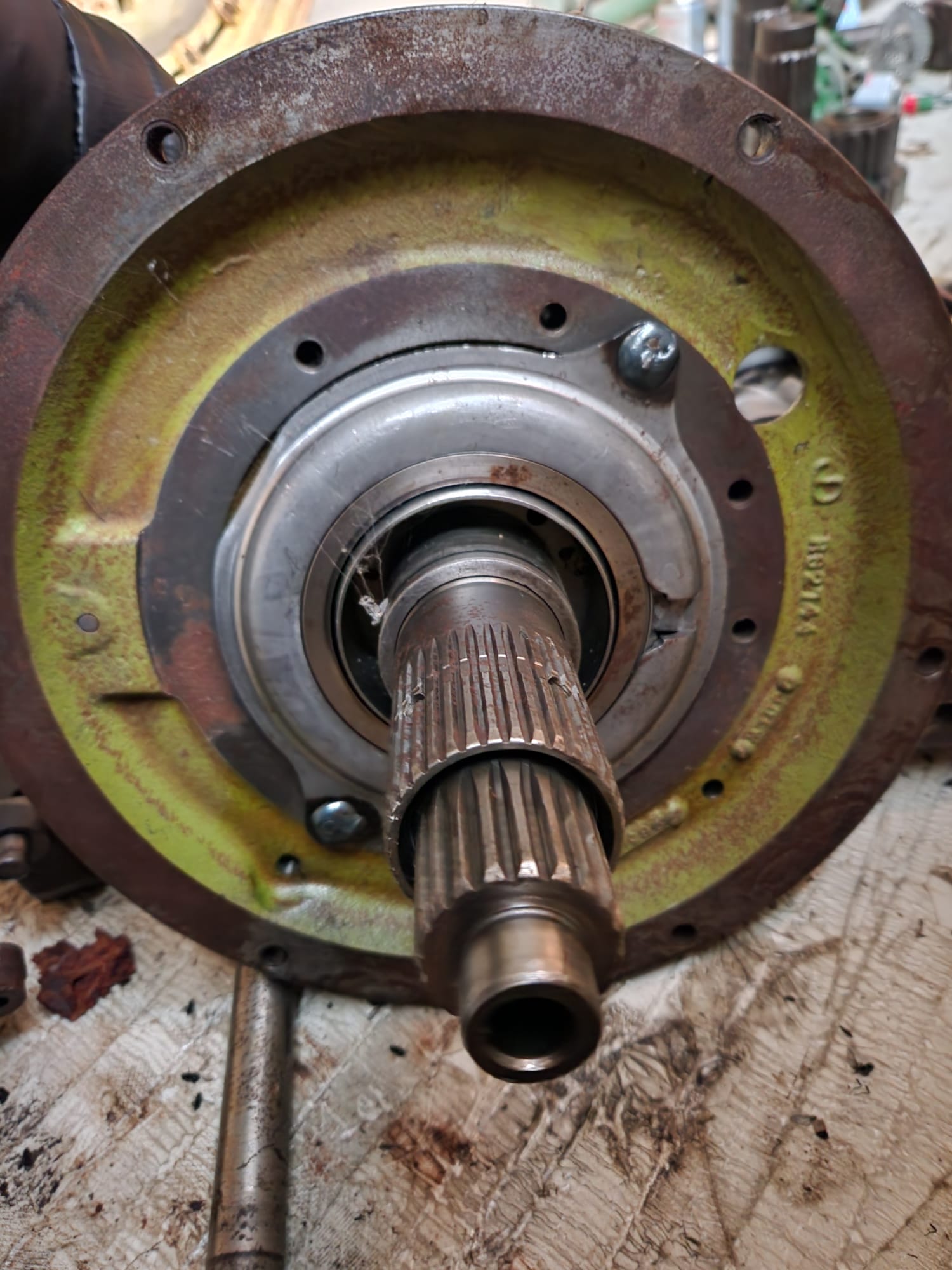 Priza de putere cu ax ambreiaj John Deere - R62744