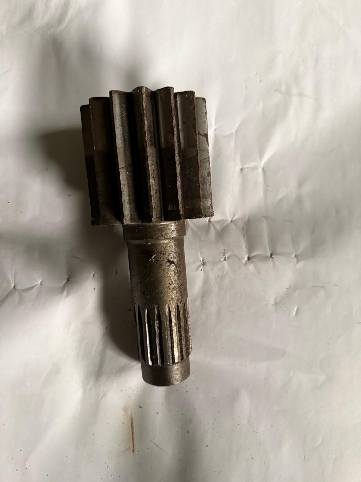 Ax pinion frana tractor John Deere - R67198