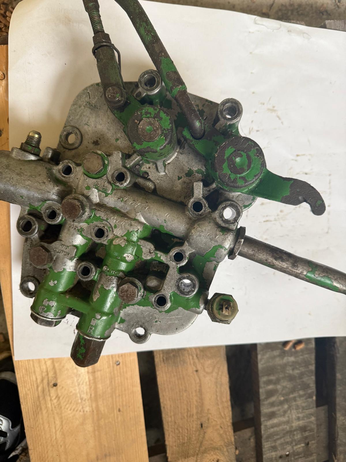 Carcasa supape ambreiaj John Deere - R66623